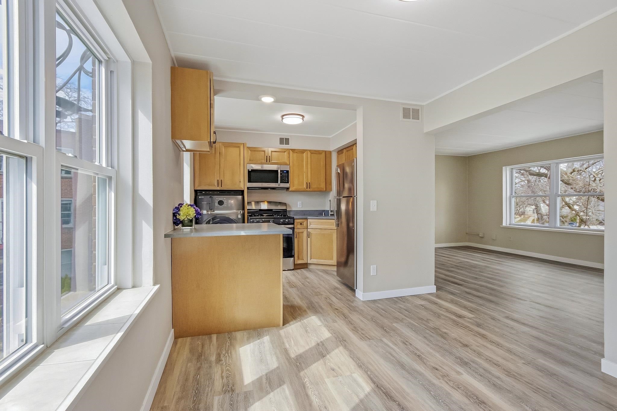 24 Sherman Terrace 6
