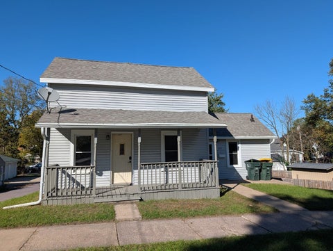 Photo of 631 2nd Street, Reedsburg, WI 53959 (MLS # 2034183)
