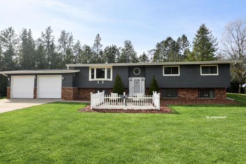 Photo of N7511 11th Avenue, New Lisbon, WI 53950 (MLS # 2018378)