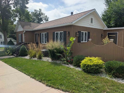 Photo of 302 Maple Avenue, Clinton, WI 53525 (MLS # 2033547)