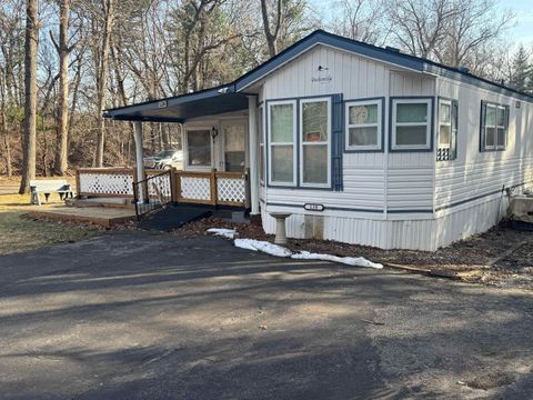 Photo of 120 Spring Brook Drive, Wisconsin Dells, WI 53965 (MLS # 2019252)