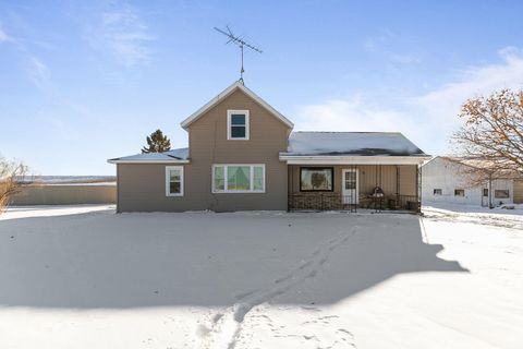 Photo of W1991 E River Road, Berlin, WI 54923 (MLS # 2011985)