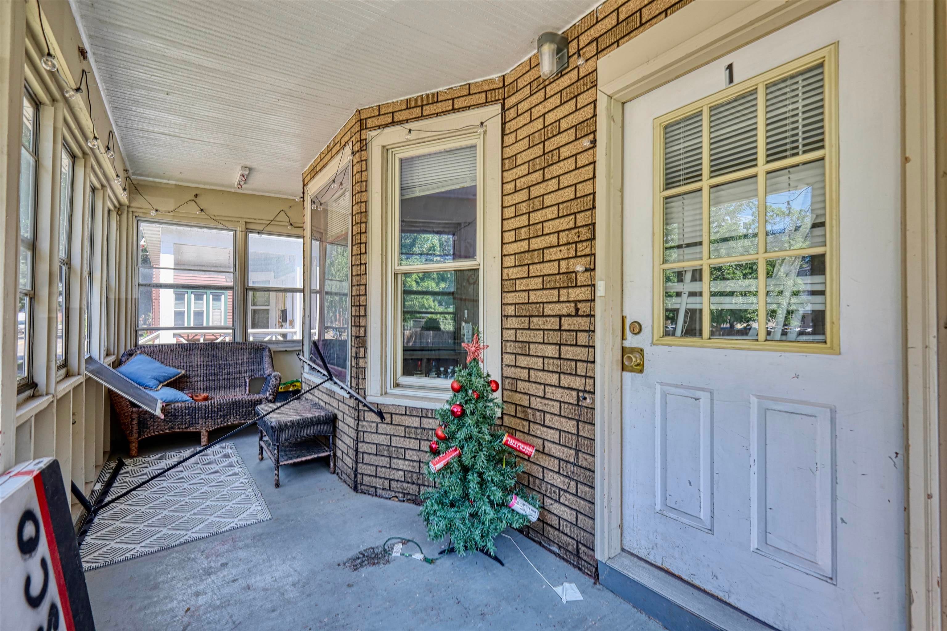 535 W Dayton Street