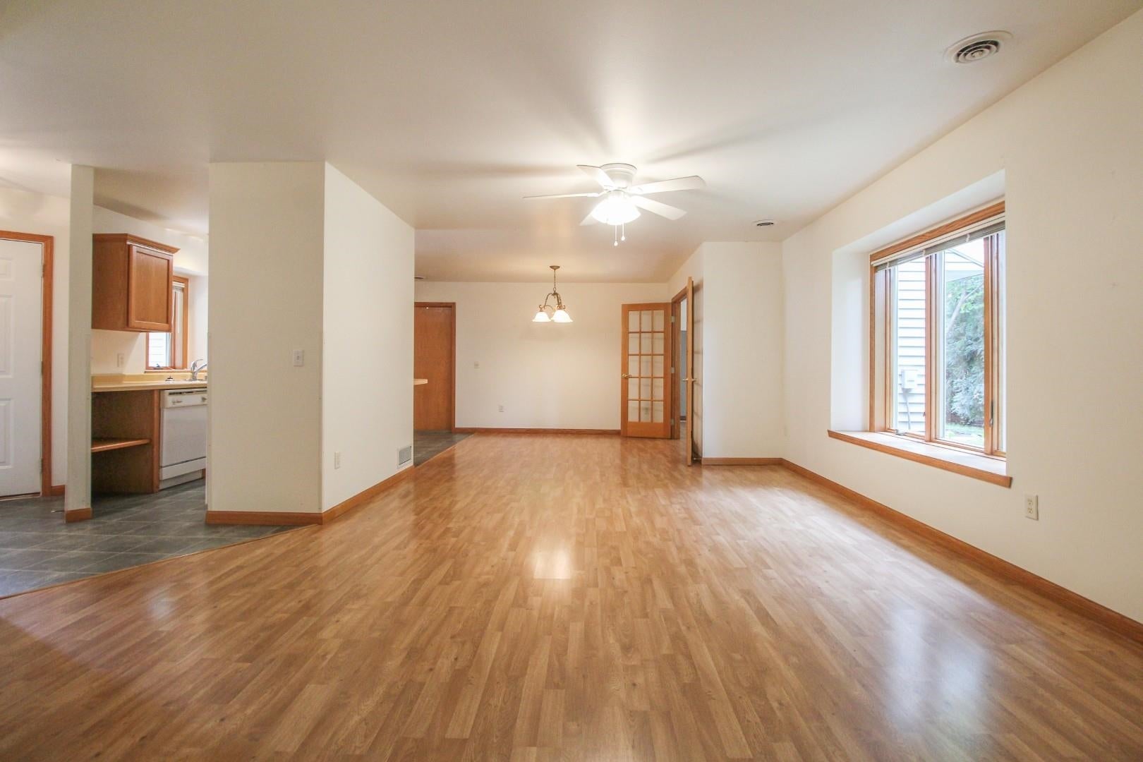 112 Oxford Lane