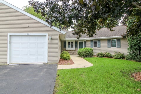 Photo of 112 Oxford Lane, Cambridge, WI 53523 (MLS # 2033165)