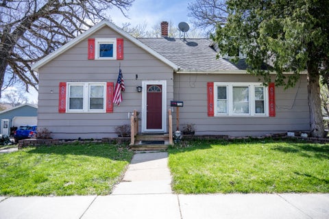 Photo of 314 W State Street, Mauston, WI 53948 (MLS # 2033380)