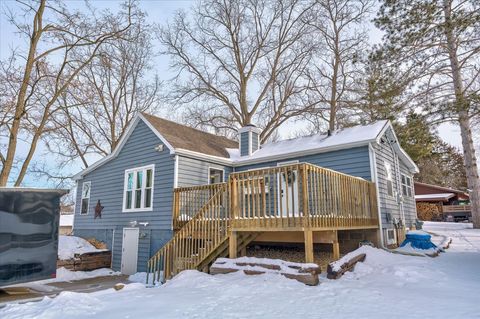 Photo of 423 Cross Street, Poynette, WI 53955 (MLS # 2015340)