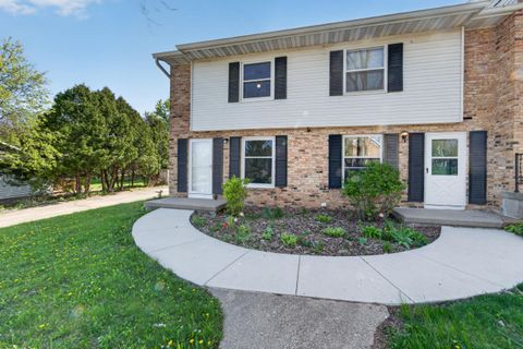 Photo of 207 N Brookwood Drive, Mount Horeb, WI 53572 (MLS # 2022640)