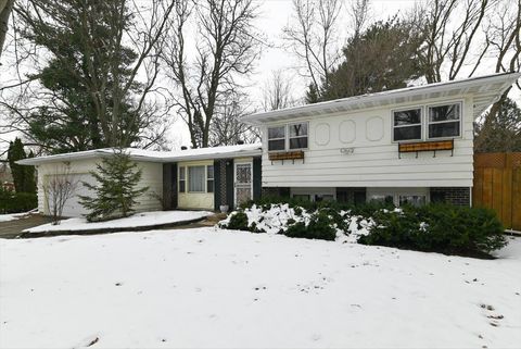 Photo of 2102 Manor Green Drive, Madison, WI 53711 (MLS # 2016399)