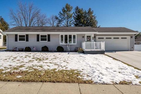 Photo of 403 Hart Drive, Clinton, WI 53525 (MLS # 2016414)