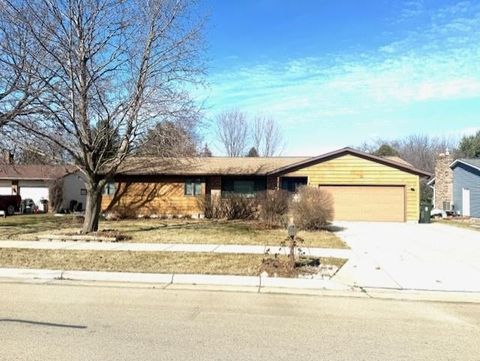Photo of 220 Tower Drive, Sun Prairie, WI 53590 (MLS # 2016657)