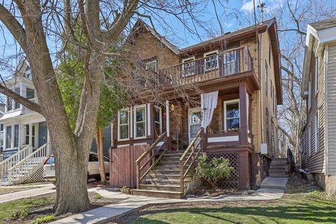 Photo of 736 E Johnson Street, Madison, WI 53703 (MLS # 2019678)