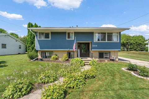 Photo of 2019 Mitchell Street, Oshkosh, WI 54901 (MLS # 2028607)