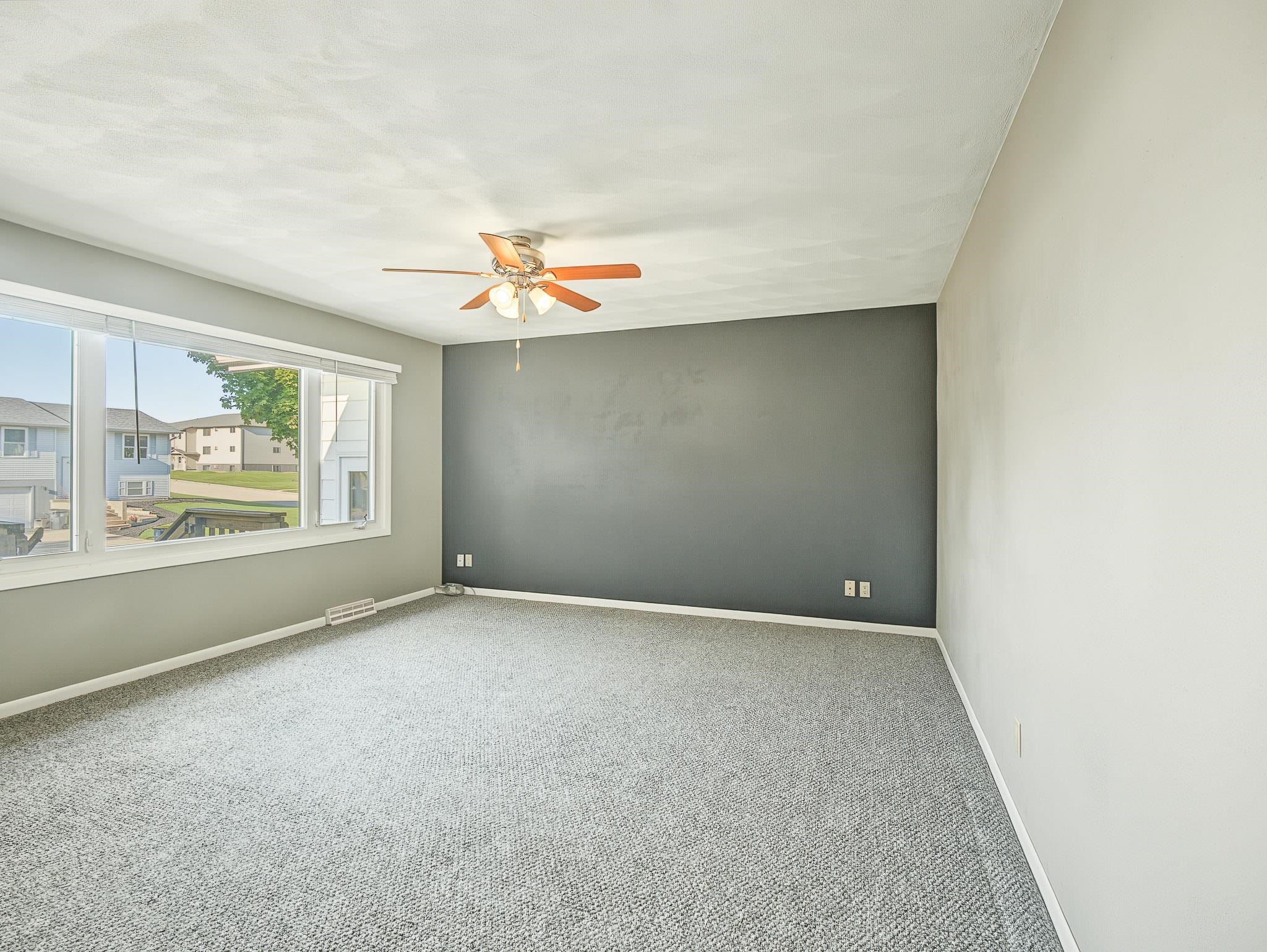 106 25th Avenue B - Photo 4