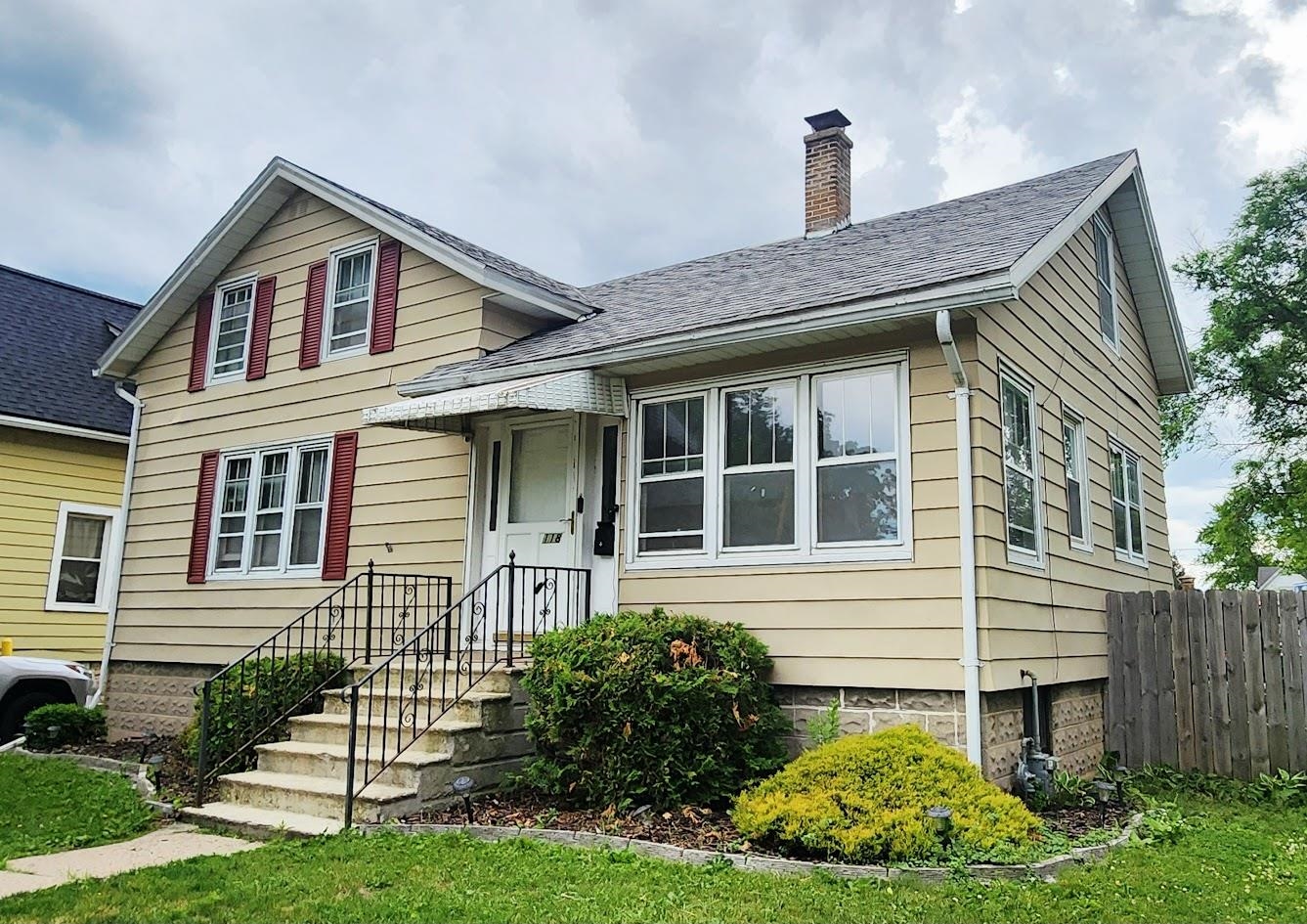 Photo 1 of 13 — 118 W ARNDT Street, Fond Du Lac, WI 54935