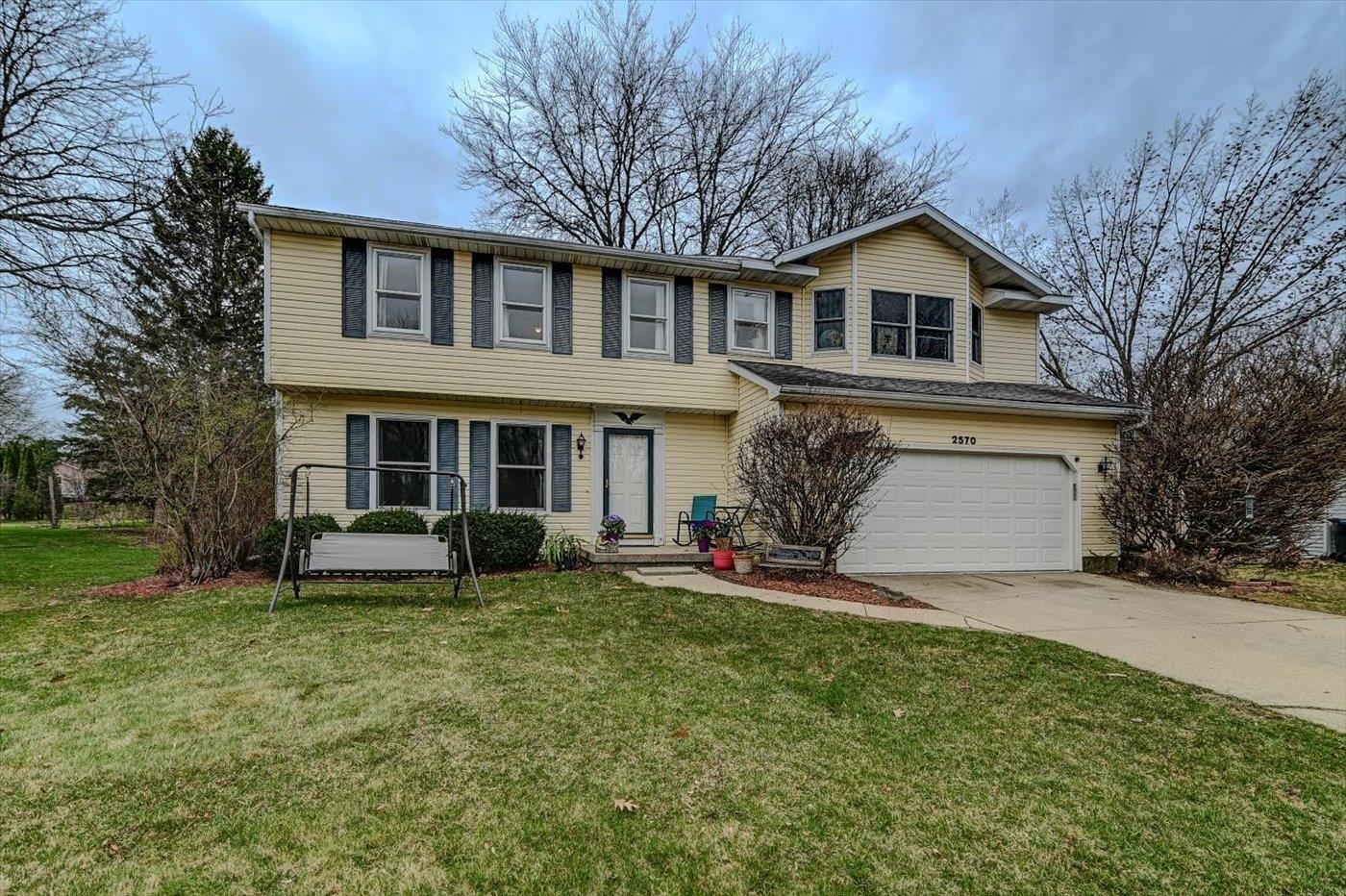 2570 Roanoke Circle