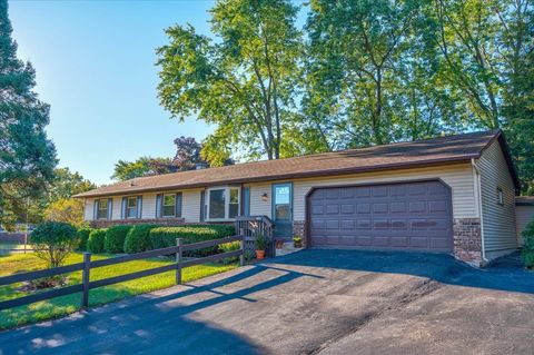 Photo of 1268 Jamesway, Fort Atkinson, WI 53538 (MLS # 2010461)