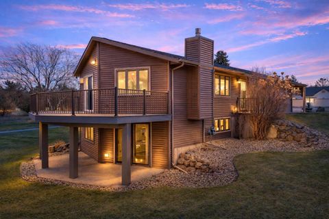 Photo of 6028 Saddle Ridge, Portage, WI 53901 (MLS # 2018454)