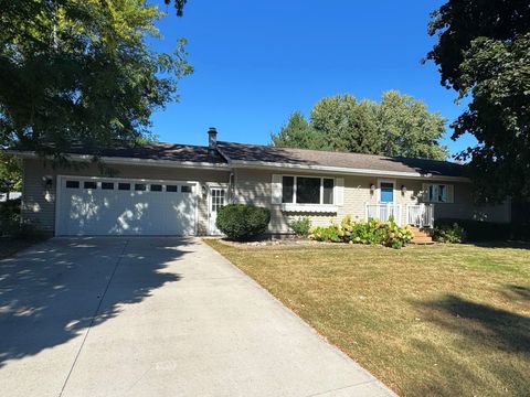 Photo of 1234 W Circle Drive, Beaver Dam, WI 53916 (MLS # 2010326)