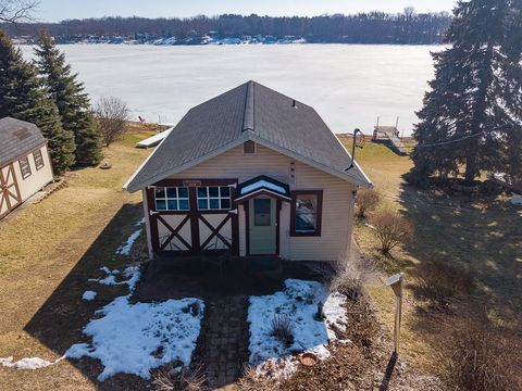 Photo of 3112 E Edgewater Street, Milton, WI 53563 (MLS # 2017002)