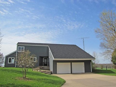 Photo of 1725 County Road B Road, Platteville, WI 53818 (MLS # 2021516)