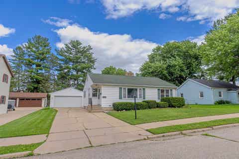 Photo of 1021 S Terrace Street, Janesville, WI 53546 (MLS # 2026080)
