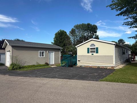 Photo of 259 Mesa View Drive, Wisconsin Dells, WI 53913 (MLS # 2025910)