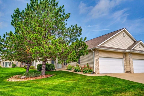 Photo of 604 Springbrook Circle, DeForest, WI 53532 (MLS # 2031994)