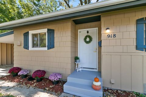 Photo of 918 N PINE Street, Sun Prairie, WI 53590 (MLS # 2009788)