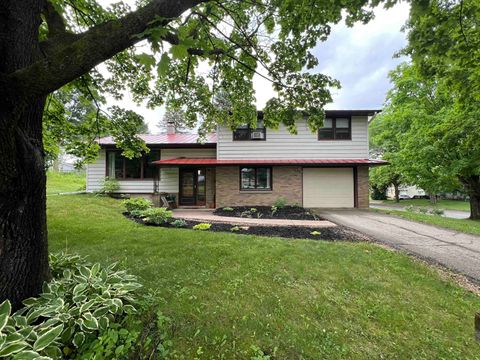 Photo of 323 Pine Street, Viroqua, WI 54665 (MLS # 2025649)