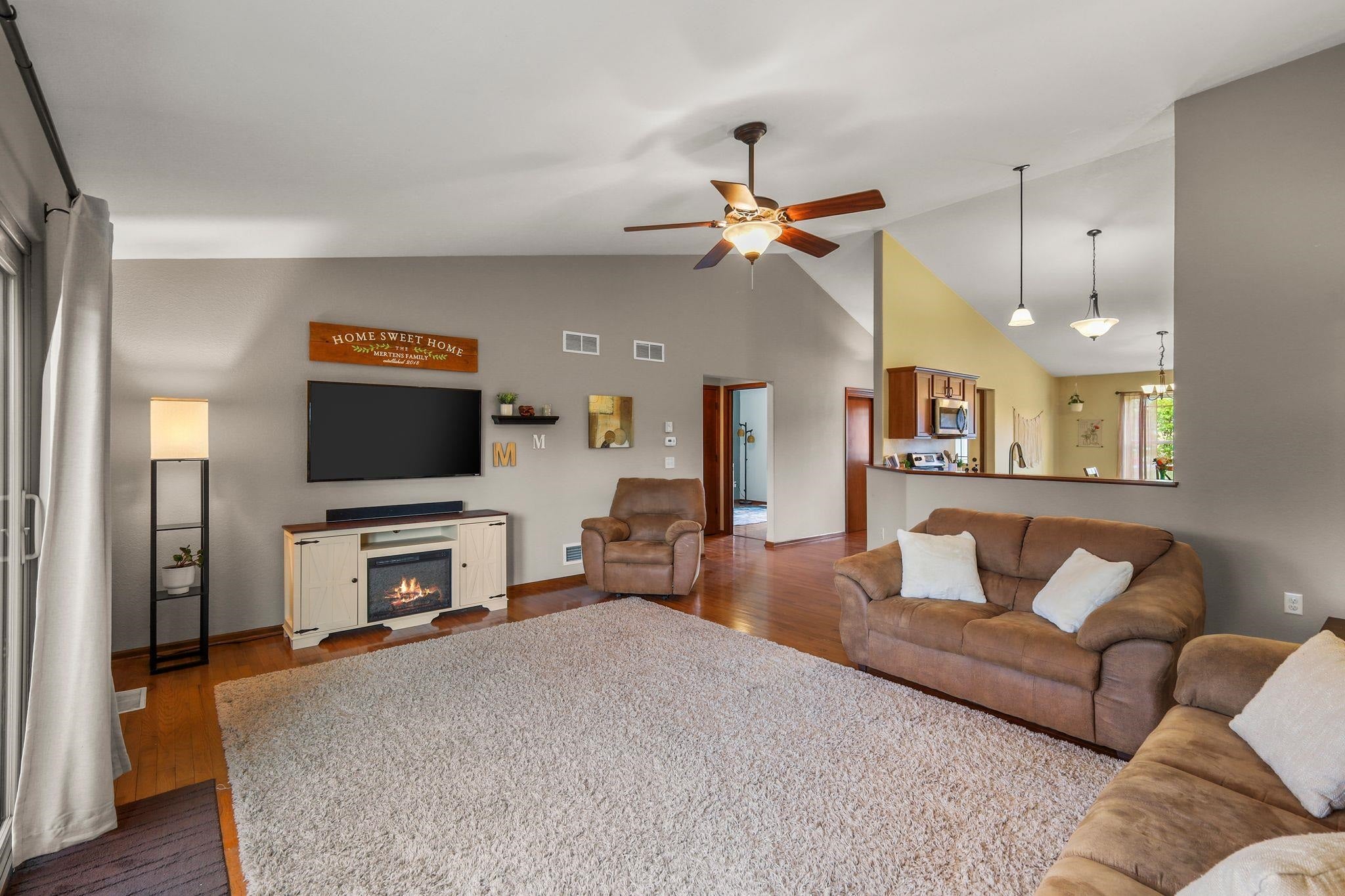 1132 Red Oak Circle