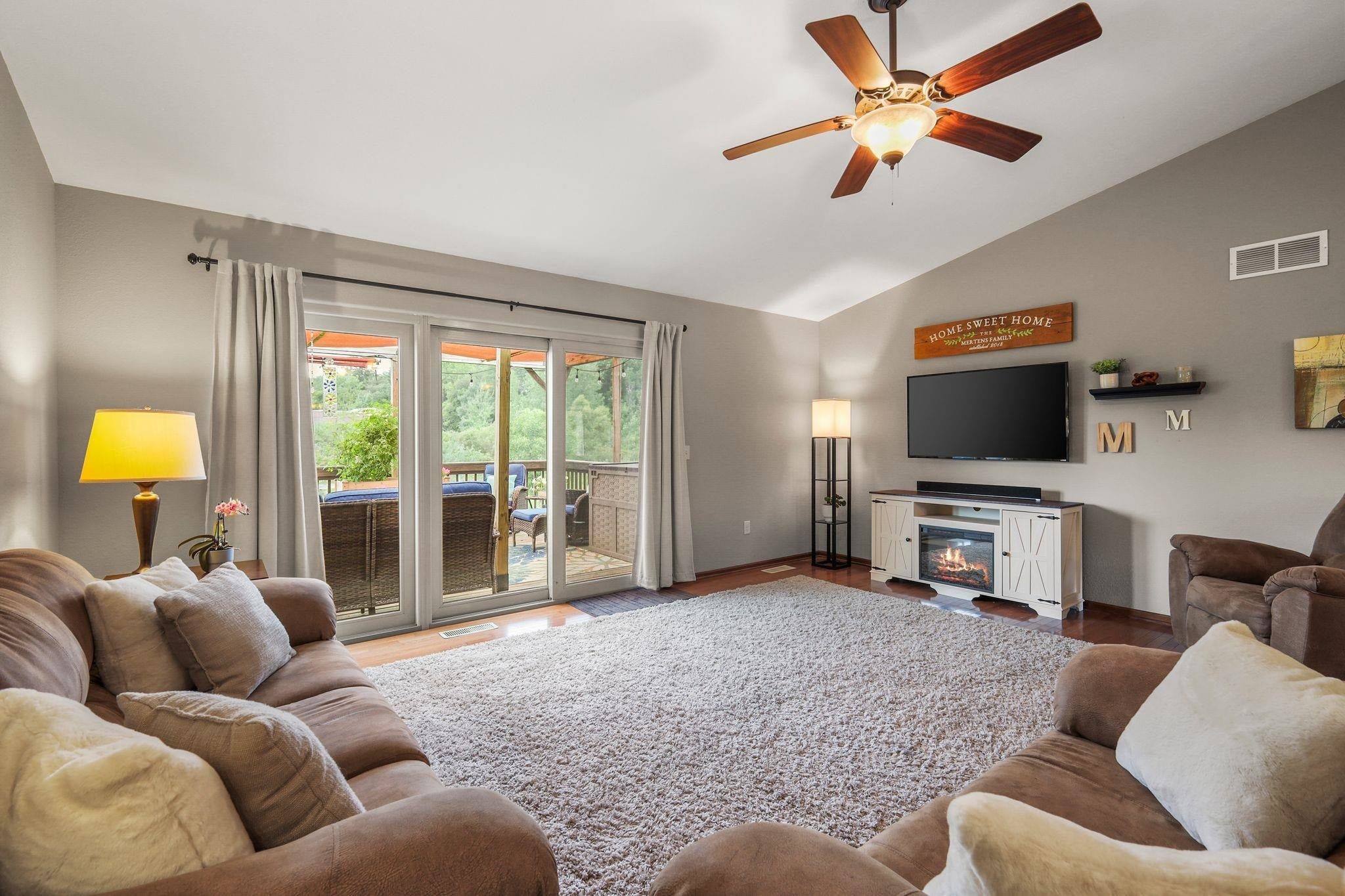 1132 Red Oak Circle