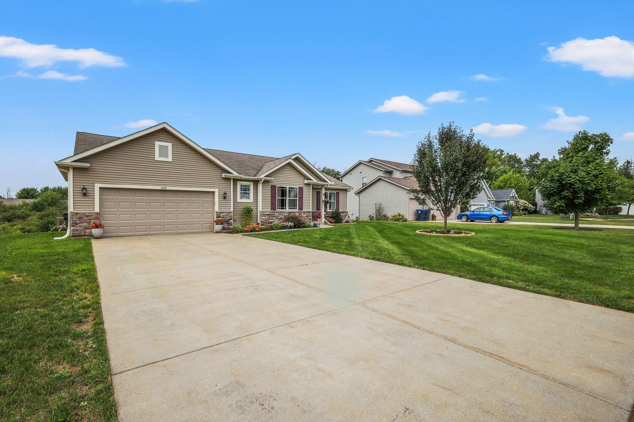 1132 Red Oak Circle