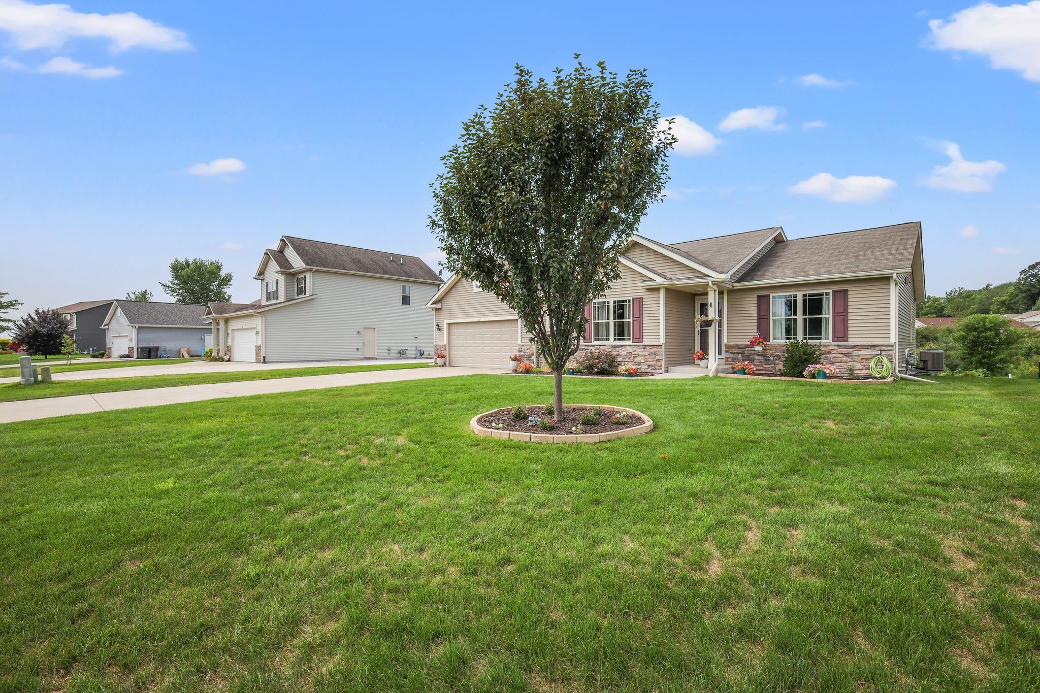 1132 Red Oak Circle