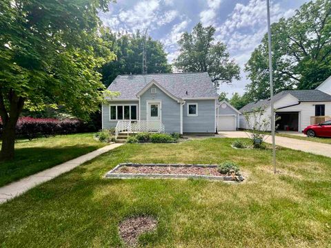 Photo of 303 Garfield Avenue, Evansville, WI 53536 (MLS # 2024637)