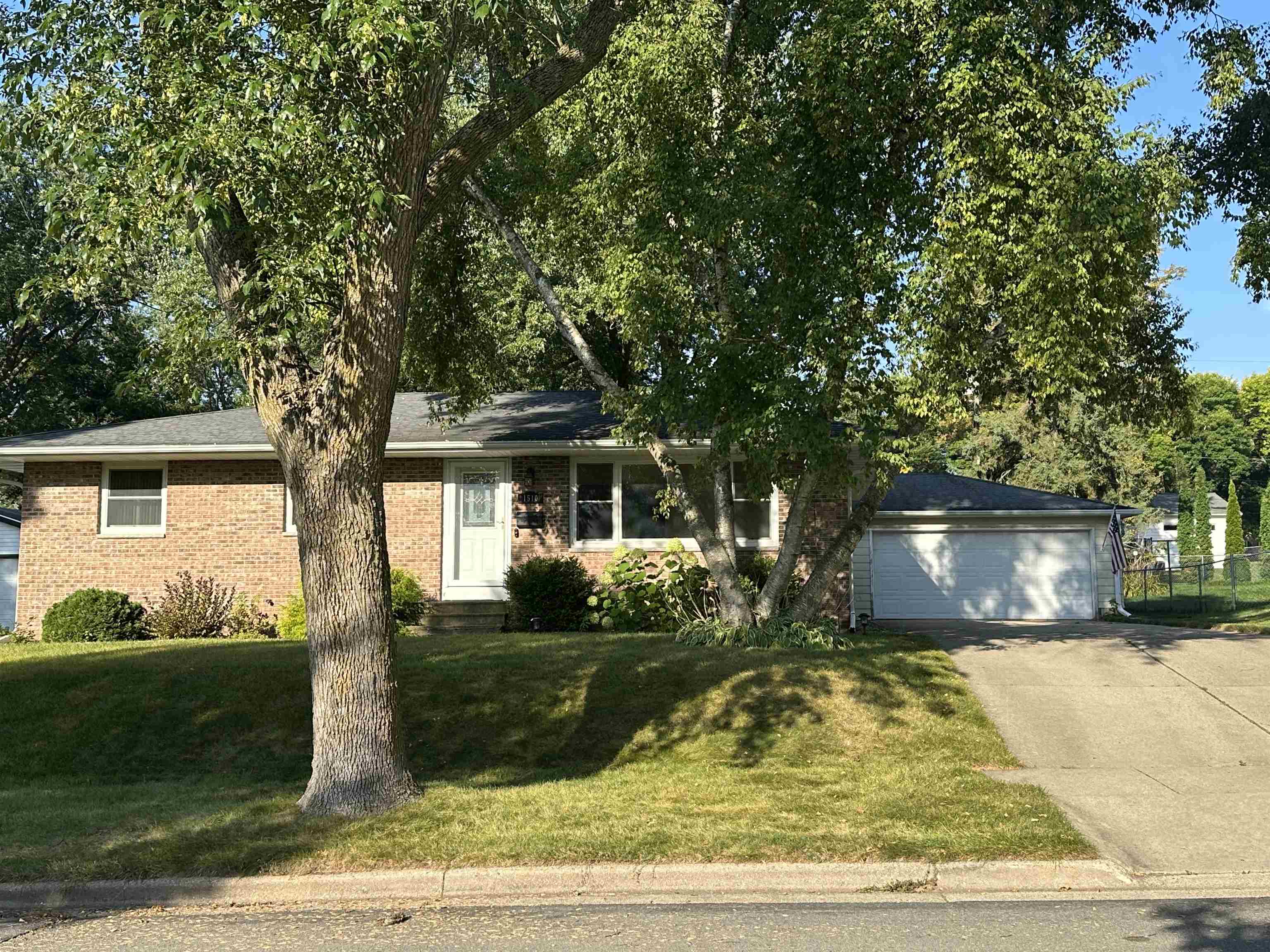 Madison, Wisconsin 53716, United States, 3 Bedrooms Bedrooms, ,2 BathroomsBathrooms,Residential,Active,210861