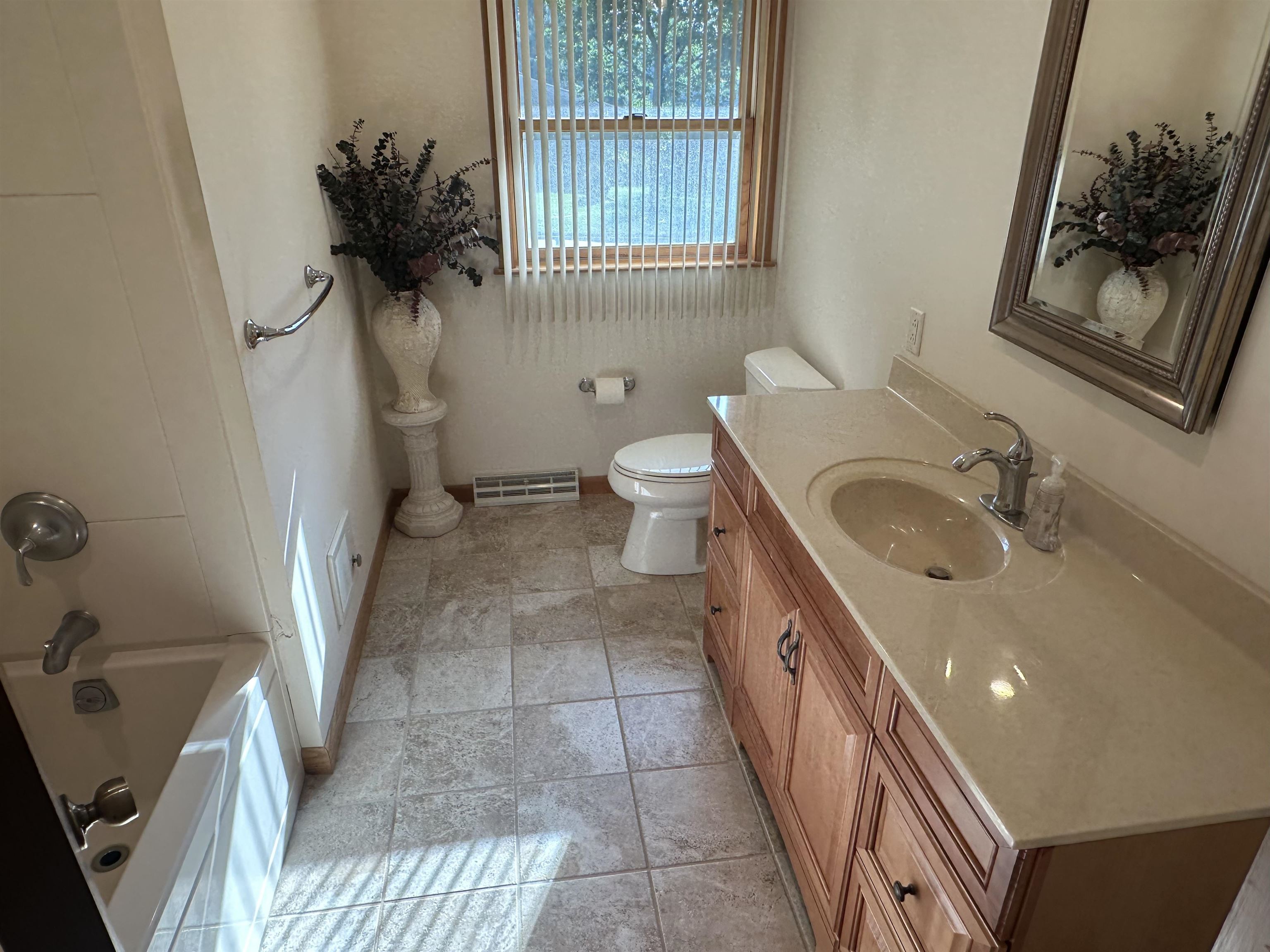 Madison, Wisconsin 53716, United States, 3 Bedrooms Bedrooms, ,2 BathroomsBathrooms,Residential,Active,210861