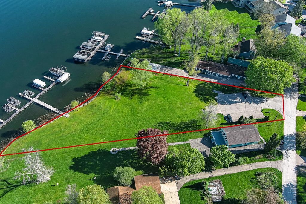 Photo for 413 Strauss unit 11 Avenue, Green Lake, WI 54941 (MLS # 2012967)