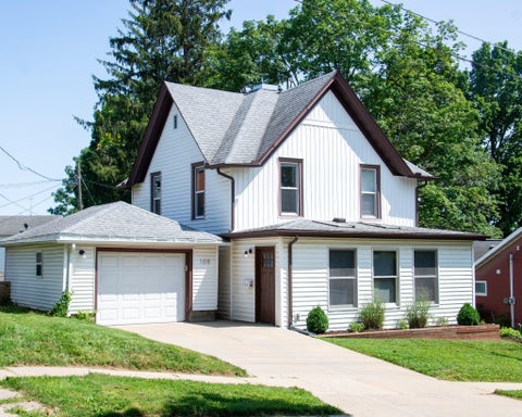 Photo of 108 S Iowa Street, Mineral Point, WI 53565 (MLS # 2030174)