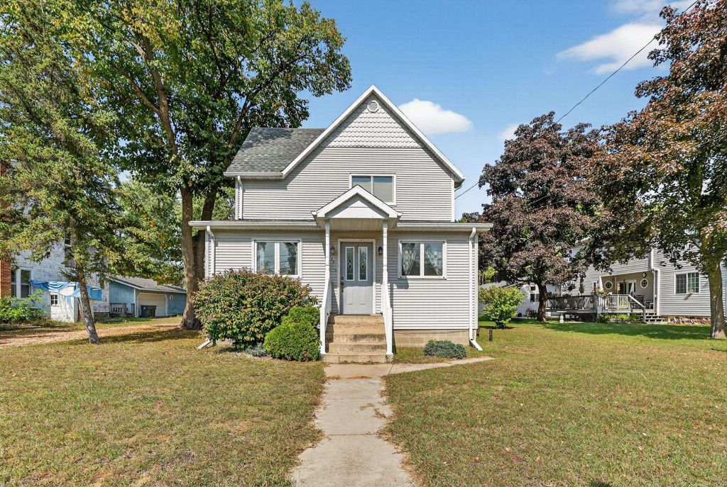Photo for 333 E Montello Street, Montello, WI 53949 (MLS # 2007892)