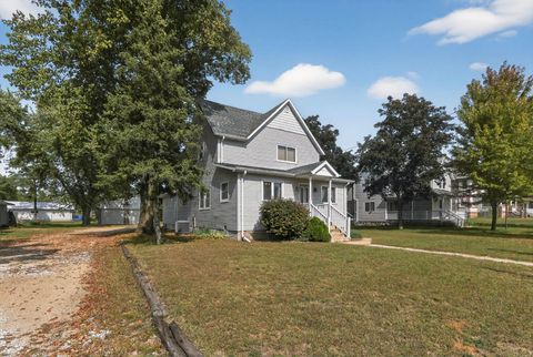 Tiny photo for 333 E Montello Street, Montello, WI 53949 (MLS # 2007892)