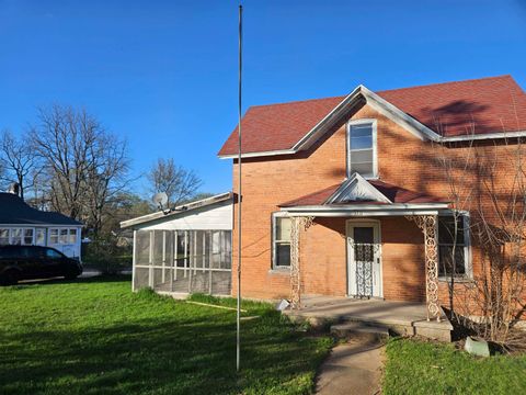 Photo of 312 N Elm Street, Endeavor, WI 53930 (MLS # 2021600)