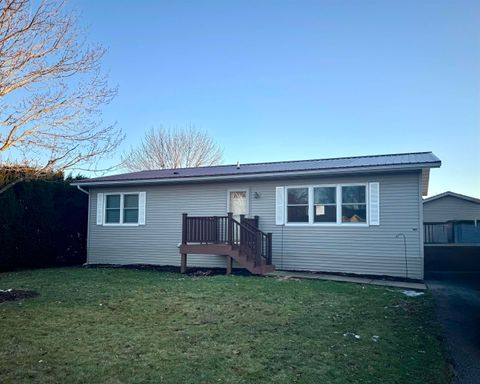 Photo of 1700 E Fowler Street, Prairie Du Chien, WI 53821 (MLS # 2014060)