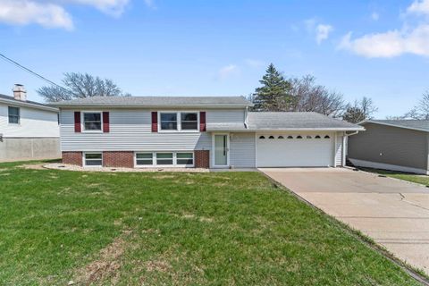 905 Eastman Street, Platteville, WI 53818 - #: 1998311