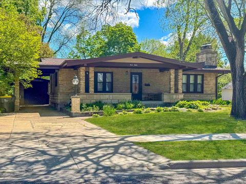 Photo of 780 S Beaumont Road, Prairie Du Chien, WI 53821 (MLS # 2023343)