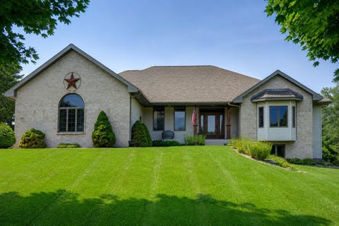 Photo of 1825 Bringold Drive, Verona, WI 53593 (MLS # 2030479)