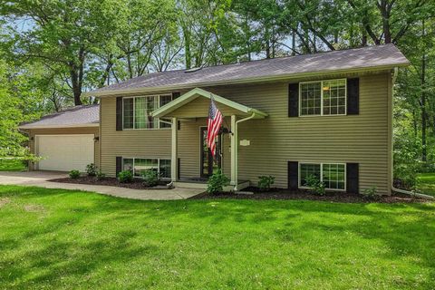 Photo of N4375 Poplar Avenue, Cambridge, WI 53523 (MLS # 2024521)