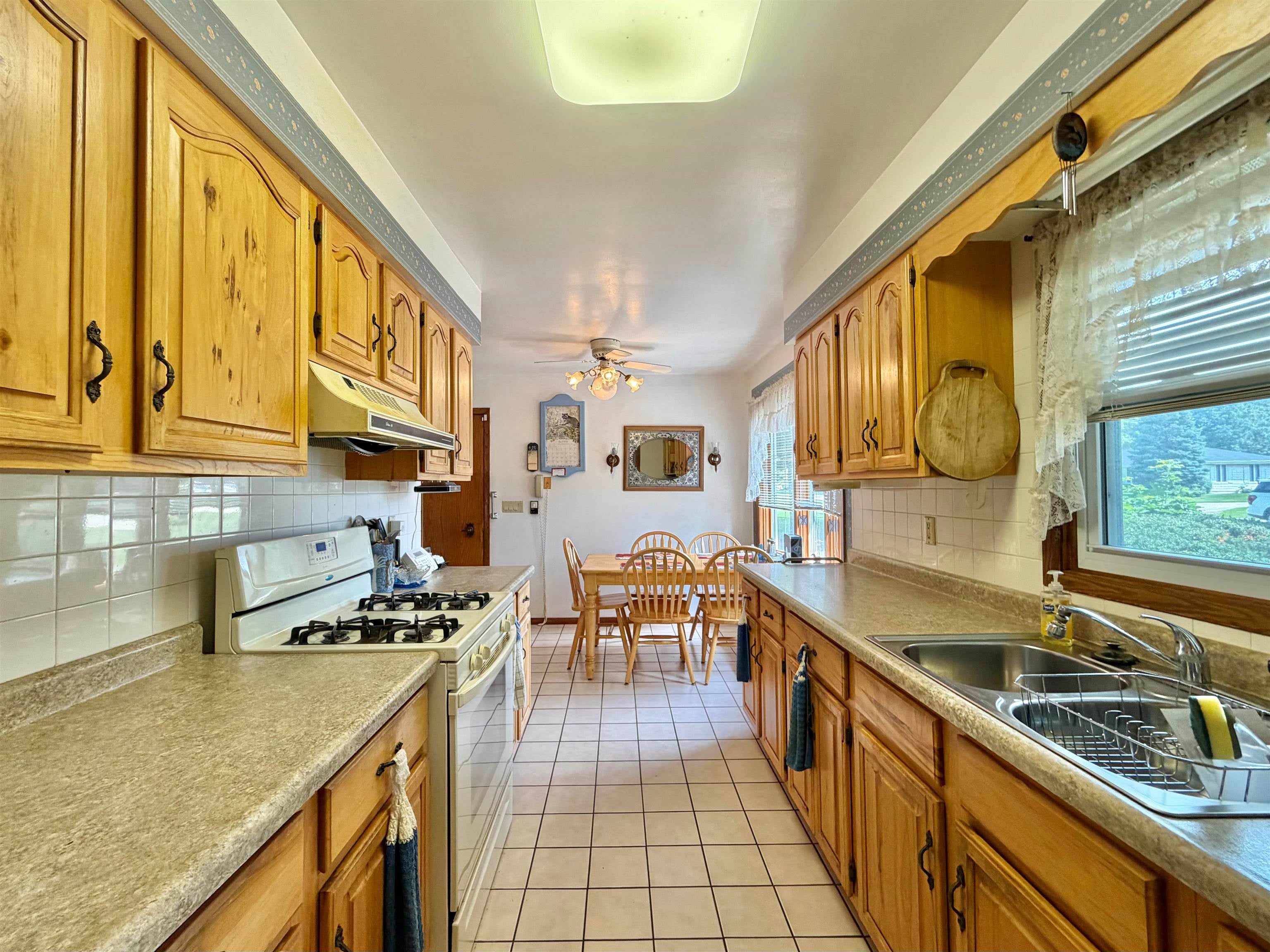 721 E Morning Glory Lane