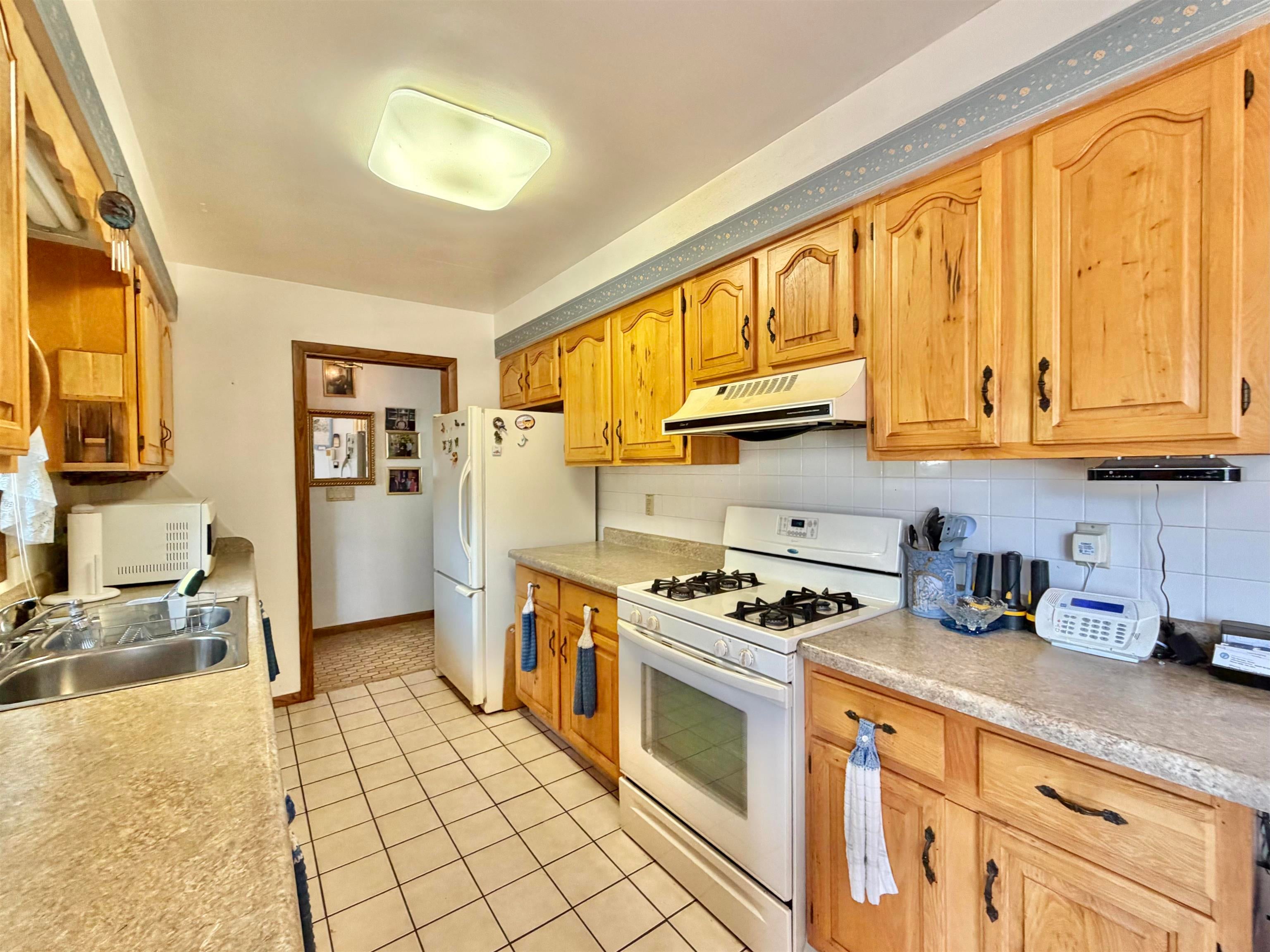 721 E Morning Glory Lane