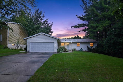 Photo of 2622 Homestead Road, Madison, WI 53711 (MLS # 2032234)